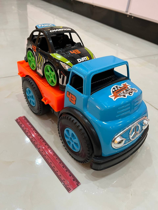 ماشین عموقهرمان و پاندا