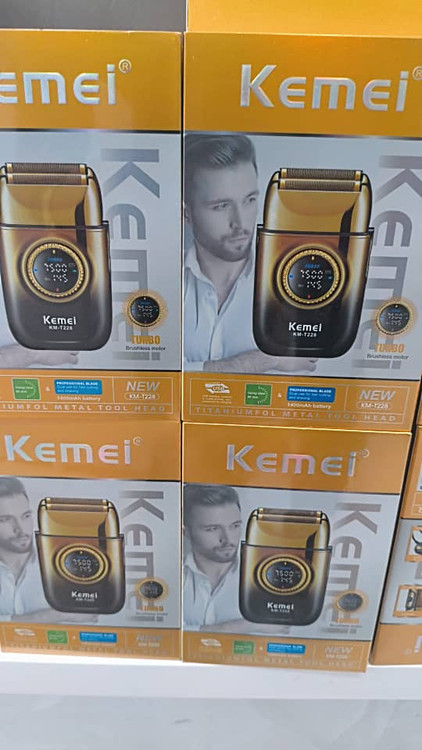 ماشین اصلاح کیمی مدل KM-T228 با تکنولوژی برش مستقیم و ضد آب