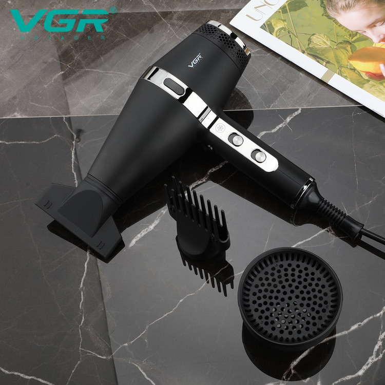 سشوار حرفهای وی جی آر مدل V-451 با باد سرد و متمرکز کننده