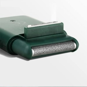 ماشین اصلاح وی جی آر مدل V390 صفر زن کامل شارژی با تیغه استیل ضد زنگ